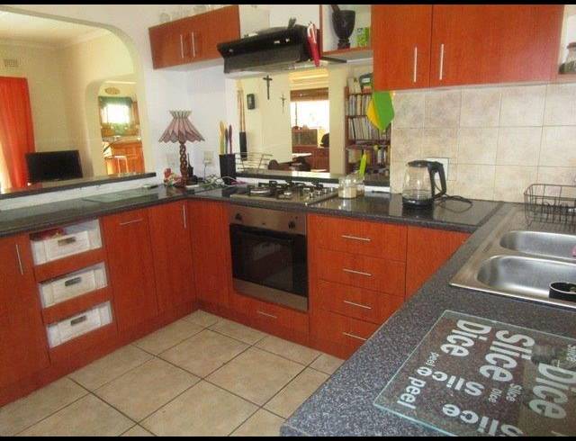 3 BEDROOM HOUSE SOLD IN MOSELEY PARK